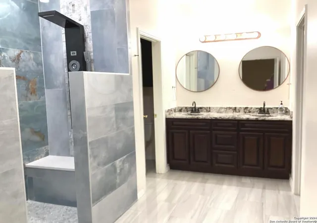 Photo 2 of Single family home for sale at 124 Whitney Way, Cibolo, TX 78108 | MLS# 1820777 | Listing updated on 2025-03-14
