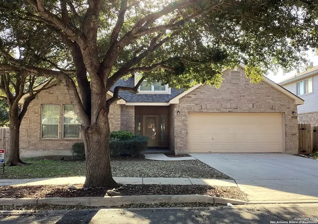 Photo 4 of Single family home for sale at 124 Whitney Way, Cibolo, TX 78108 | MLS# 1820777 | Listing updated on 2025-03-14