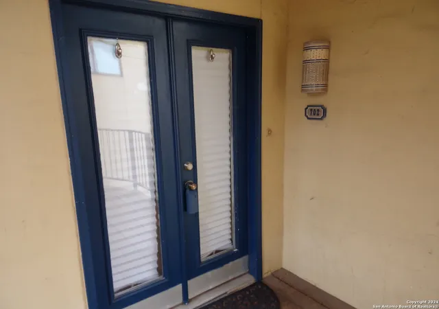 2nd image of 8642 Fredericksburg Rd #702, San Antonio, TX 78240 | MLS# 1820997
