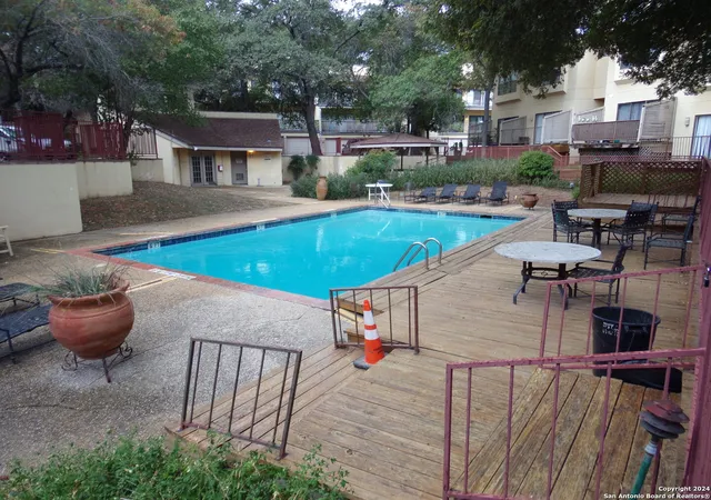 3rd image of 8642 Fredericksburg Rd #702, San Antonio, TX 78240 | MLS# 1820997