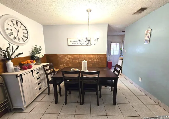 Photo 3 of Single family home for sale at 3311 W Woodlawn Ave, San Antonio, TX 78228 | MLS# 1821170 | Listing updated on 2025-01-18