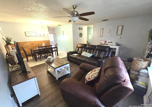 Photo 3 of Single family home for sale at 3311 W Woodlawn Ave, San Antonio, TX 78228 | MLS# 1821170 | Listing updated on 2025-01-18