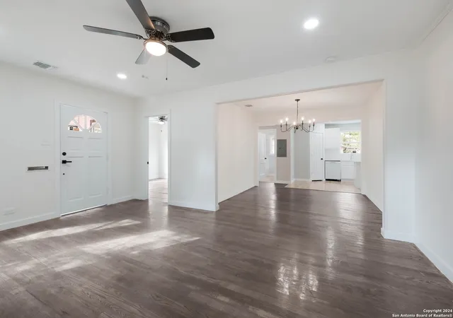 4th image of 307 Bexar Dr, San Antonio, TX 78228 | MLS# 1821257