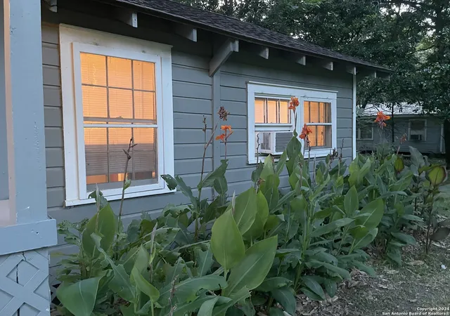 2nd image of 5 Cypress, Richwood, TX 77531 | MLS# 1821304