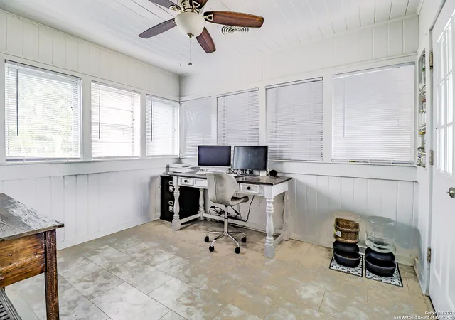 Photo 4 of Single family home for sale at 518 E Main Ave, Karnes City, TX 78118 | MLS# 1821349 | Listing updated on 2025-09-18