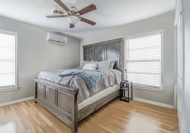 Photo 3 of Single family home for sale at 518 E Main Ave, Karnes City, TX 78118 | MLS# 1821349 | Listing updated on 2025-09-18