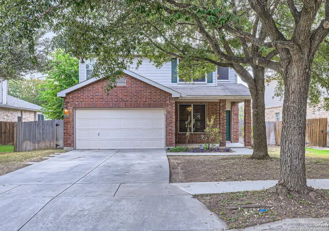 Photo 3 of Sale Pending at 205 Silver Wing, Cibolo, TX 78108 | MLS# 1821595 | Listing updated on 2025-12-12