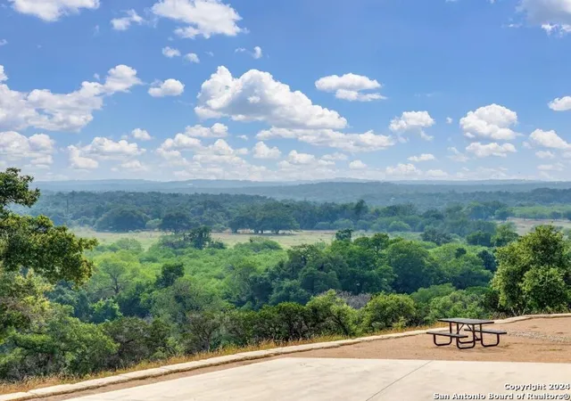 3rd image of 1733 Paradise Pkwy, Canyon Lake, TX 78133 | MLS# 1821711