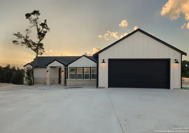 Photo 1 of Single family home for sale at 329 Bluebonnet Breeze, Canyon Lake, TX 78133 | MLS# 1821790 | Listing updated on 2026-05-27
