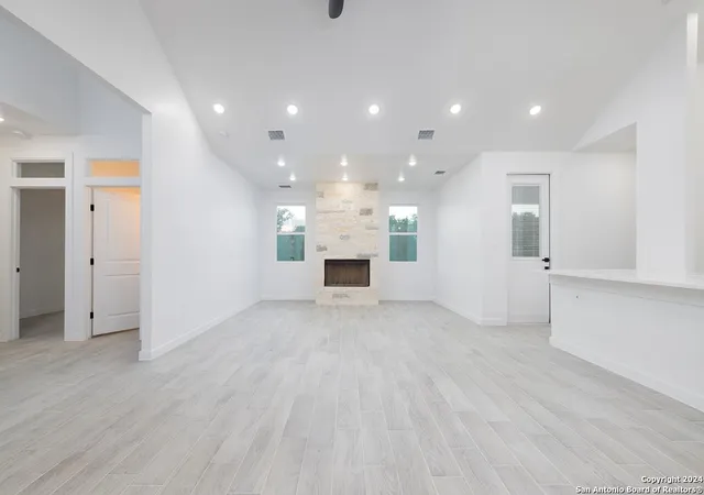 Photo 2 of Single family home for sale at 329 Bluebonnet Breeze, Canyon Lake, TX 78133 | MLS# 1821790 | Listing updated on 2026-05-27