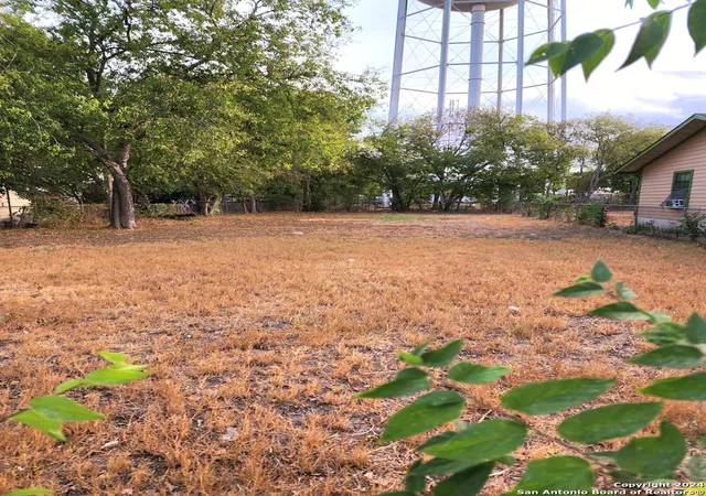 Photo 1 of Land for sale at 1026 W Vestal Pl, San Antonio, TX 78221 | MLS# 1821901 | Listing updated on 2025-11-22