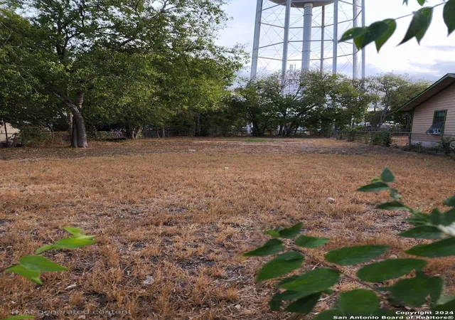 Photo 3 of Land for sale at 1026 W Vestal Pl, San Antonio, TX 78221 | MLS# 1821901 | Listing updated on 2025-11-22