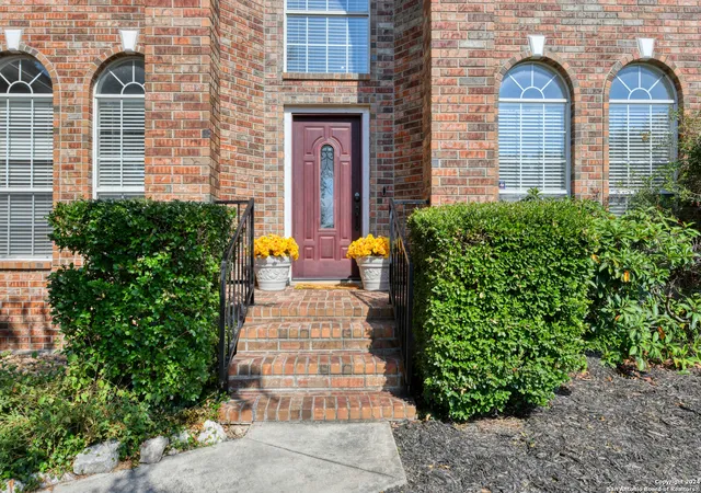 Photo 2 of Sale Pending at 607 Wildgrove Ln, San Antonio, TX 78258 | MLS# 1822022 | Listing updated on 2026-03-09