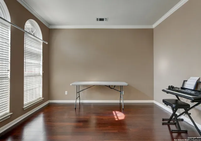 Photo 4 of Sale Pending at 607 Wildgrove Ln, San Antonio, TX 78258 | MLS# 1822022 | Listing updated on 2026-03-09