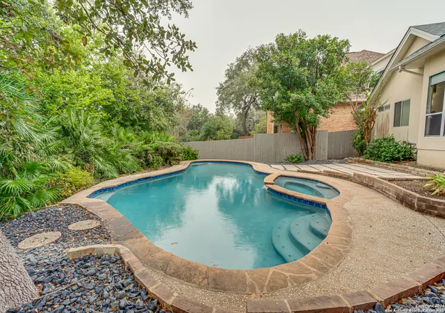 Photo 3 of Single family home for sale at 15646 Robin Rdg, San Antonio, TX 78248 | MLS# 1822101 | Listing updated on 2025-03-17