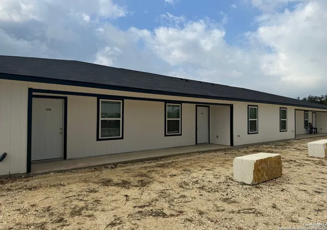 2nd image of 1006 County Road 4516, Castroville, TX 78009 | MLS# 1822156