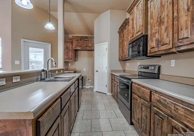 5th image of 96 Windcrest, Floresville, TX 78114 | MLS# 1822685