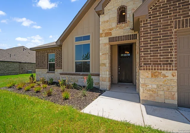 Photo 3 of Single family home for sale at 9306 Chilmark Path, San Antonio, TX 78263 | MLS# 1822744 | Listing updated on 2026-01-02