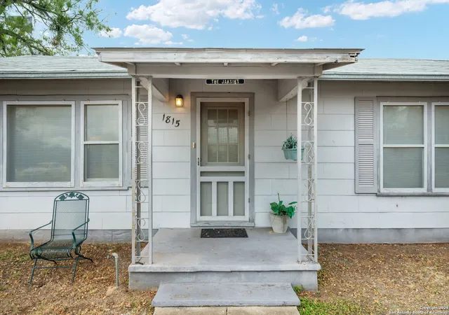Photo 3 of Sale Pending at 1815 County Rd 328, Jourdanton, TX 78026 | MLS# 1822807 | Listing updated on 2025-07-25