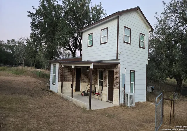 Photo 3 of Single family home for sale at 785 Waycross Rd, San Antonio, TX 78264 | MLS# 1822875 | Listing updated on 2026-02-14