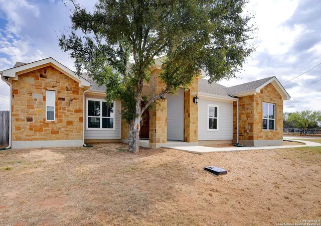 Homes for sale in Granite Shoals, TX | 1512 Stonecrest Dr, Granite Shoals, TX 78654 | MLS# 1822984
