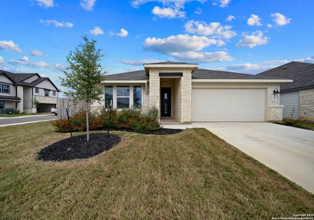 Photo 1 of Sale Pending at 967 Black Horse, San Antonio, TX 78260 | MLS# 1823149 | Listing updated on 2026-05-06