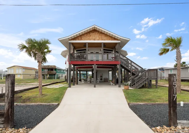 1st image of 1517 S Magnolia St, Rockport, TX 78382 | MLS# 1823257
