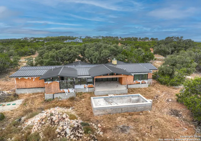 Photo 1 of Single family home for sale at 1722 Paradise Pkwy, Canyon Lake, TX 78133 | MLS# 1823428 | Listing updated on 2025-10-28