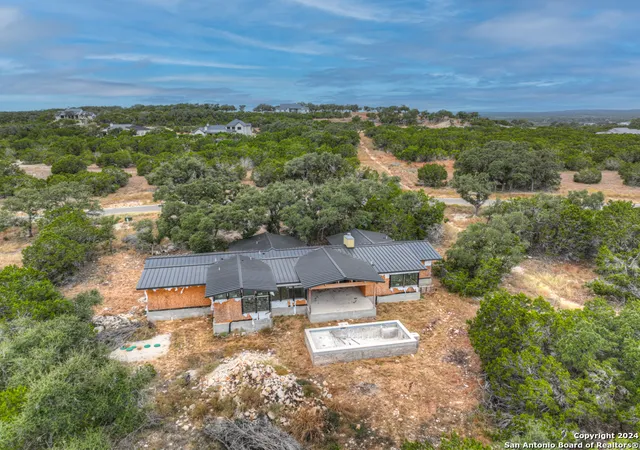 Photo 3 of Single family home for sale at 1722 Paradise Pkwy, Canyon Lake, TX 78133 | MLS# 1823428 | Listing updated on 2025-10-28