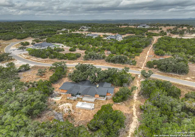 Photo 4 of Single family home for sale at 1722 Paradise Pkwy, Canyon Lake, TX 78133 | MLS# 1823428 | Listing updated on 2025-10-28