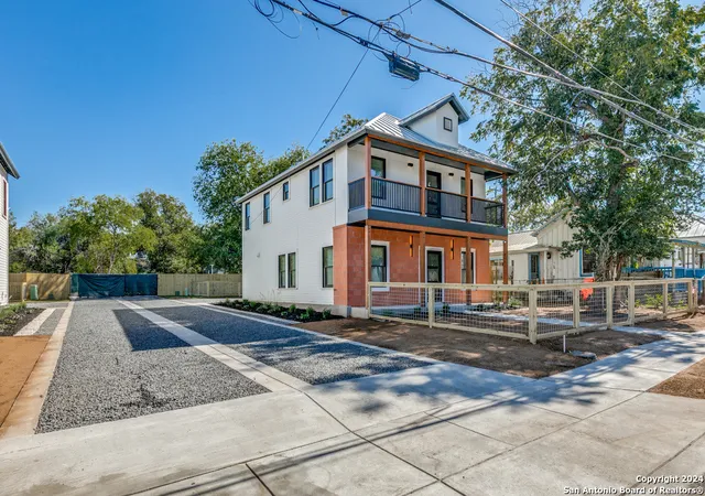 Photo 1 of Sale Pending at 1012 N Cherry St, San Antonio, TX 78202 | MLS# 1823719 | Listing updated on 2025-11-03