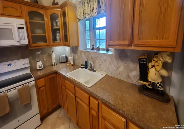 Photo 4 of Single family home for sale at 219 Pr 568, Castroville, TX 78009 | MLS# 1823827 | Listing updated on 2025-09-22