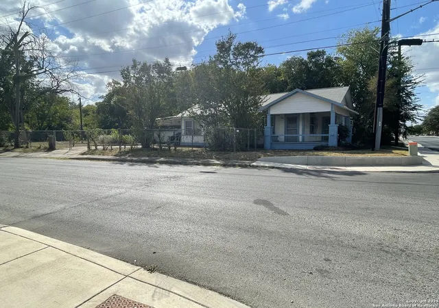 4th image of 722 E Southcross Blvd, San Antonio, TX 78214 | MLS# 1823848