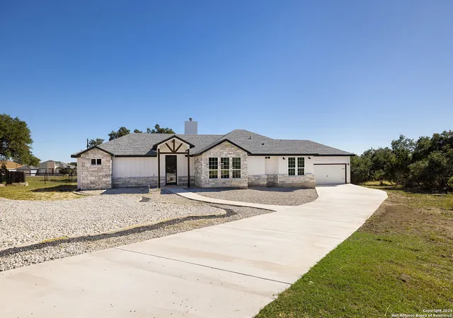 Photo 2 of Single family home for sale at 107 S Lon Price Dr, Blanco, TX 78606 | MLS# 1823874 | Listing updated on 2025-11-10