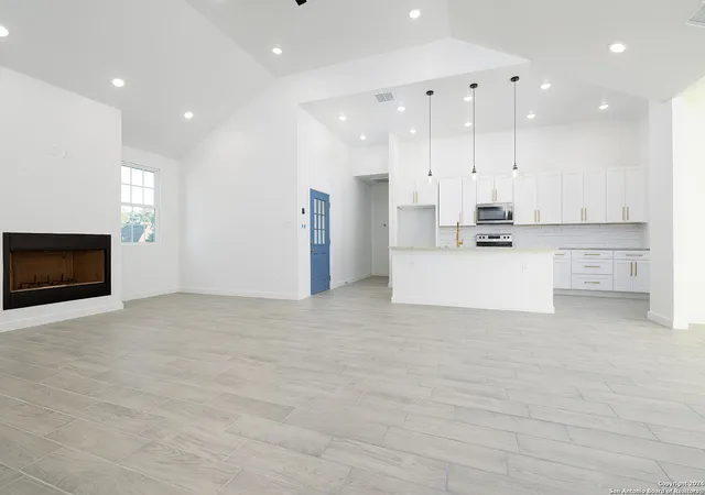 Photo 3 of Single family home for sale at 107 S Lon Price Dr, Blanco, TX 78606 | MLS# 1823874 | Listing updated on 2025-11-10
