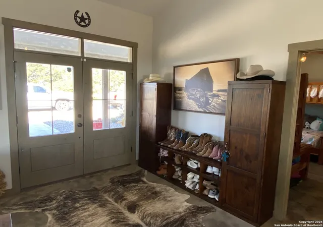 Photo 4 of House for sale at 190 Nw Camino Real Rd, Junction, TX 76849 | MLS# 1824081 | Listing updated on 2025-09-21