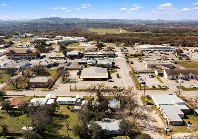 3rd image of 814 12Th St, Bandera, TX 78003 | MLS# 1824227