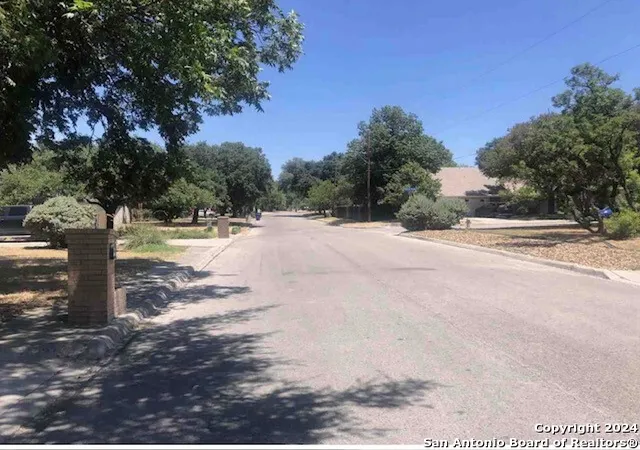 Photo 1 of Single family home for sale at 6227 Cairo Dr, San Antonio, TX 78229 | MLS# 1824620 | Listing updated on 2025-10-07