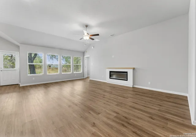 Photo 4 of Single family home for sale at 22224 Jordans Pl, San Antonio, TX 78264 | MLS# 1824886 | Listing updated on 2025-08-19