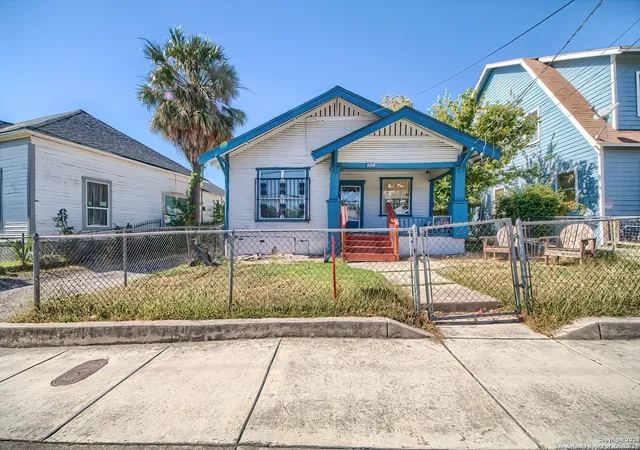 2nd image of 211 Blanco Rd, San Antonio, TX 78212 | MLS# 1825022