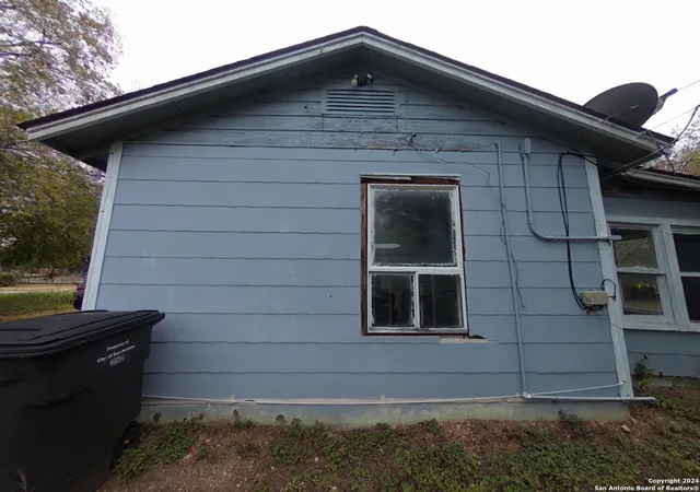Photo 3 of Single family home for sale at 234 Kashmuir Pl, San Antonio, TX 78223 | MLS# 1825174 | Listing updated on 2026-06-13
