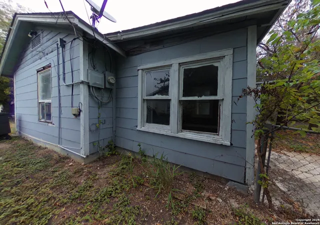 Photo 4 of Single family home for sale at 234 Kashmuir Pl, San Antonio, TX 78223 | MLS# 1825174 | Listing updated on 2026-06-13