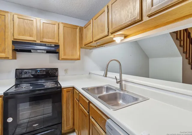 Photo 4 of Condo for sale at 5322 Medical Dr #B-203, San Antonio, TX 78240 | MLS# 1825811 | Listing updated on 2026-09-11