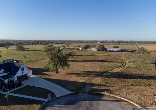 12th image of 504 E St, Floresville, TX 78114 | MLS# 1825850