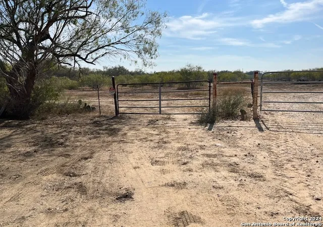 2nd image of Tbd Pr B324, Jourdanton, TX 78026 | MLS# 1826087