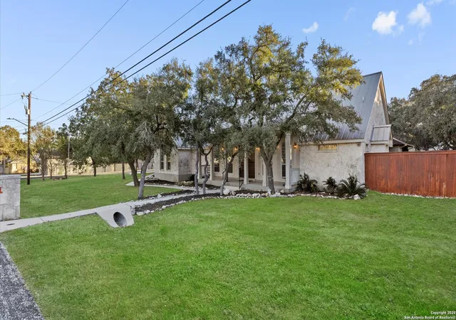 Photo 3 of Single family home for sale at 306 Hornpipe Hills, San Antonio, TX 78260 | MLS# 1826125 | Listing updated on 2025-12-16