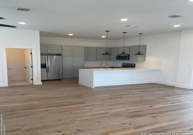 image of 104 Micah Point Rd, La Vernia, TX 78121 | MLS# 1826353