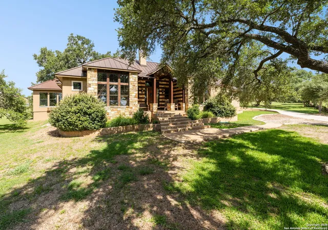 Photo 2 of Single family home for sale at 219 Doehne Oaks, New Braunfels, TX 78132 | MLS# 1826621 | Listing updated on 2026-03-27