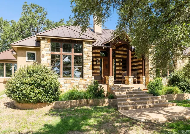 Photo 4 of Single family home for sale at 219 Doehne Oaks, New Braunfels, TX 78132 | MLS# 1826621 | Listing updated on 2026-03-27