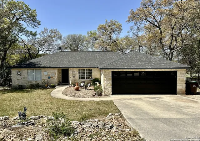Photo 2 of Sale Pending at 342 Brooklynn Ln, Canyon Lake, TX 78133 | MLS# 1827207 | Listing updated on 2025-10-31